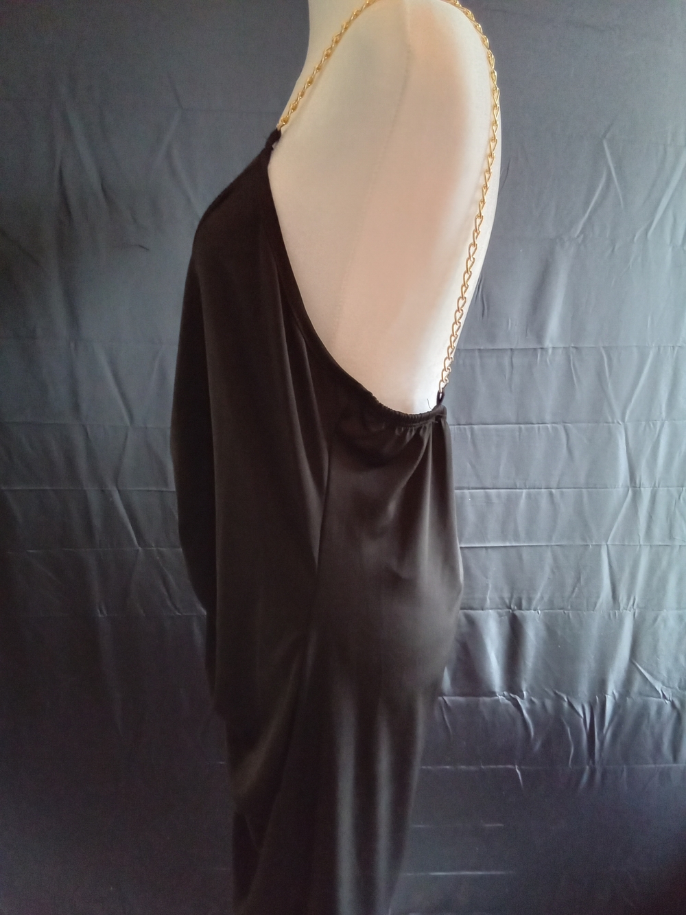 Discreet Black Slip Dress with Gold Chain‎ Straps - Picture 5 of 7